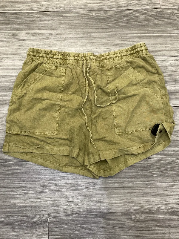 Shorts By Universal Thread In Green, Size: L